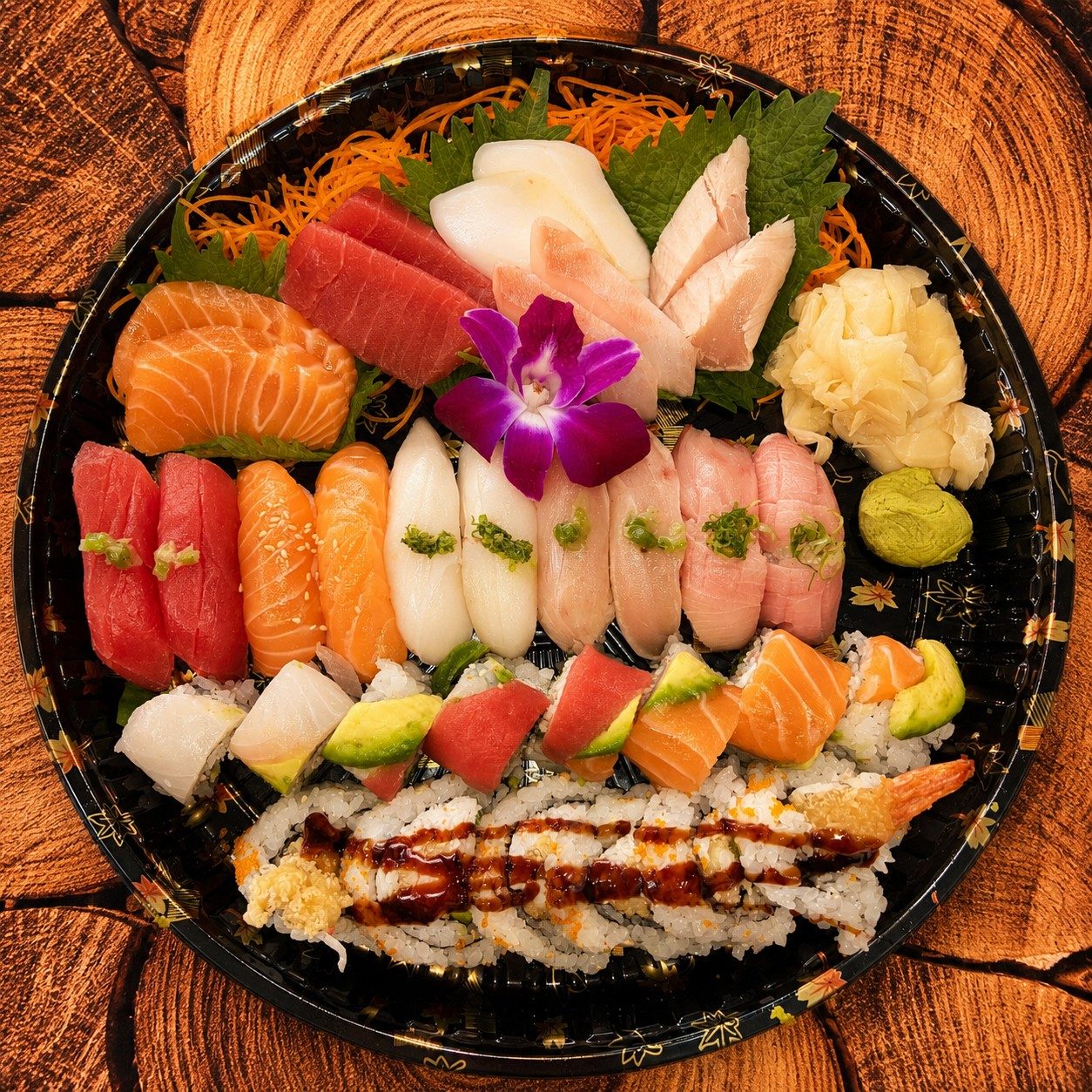 Sushi & Sashimi Lover Combo.