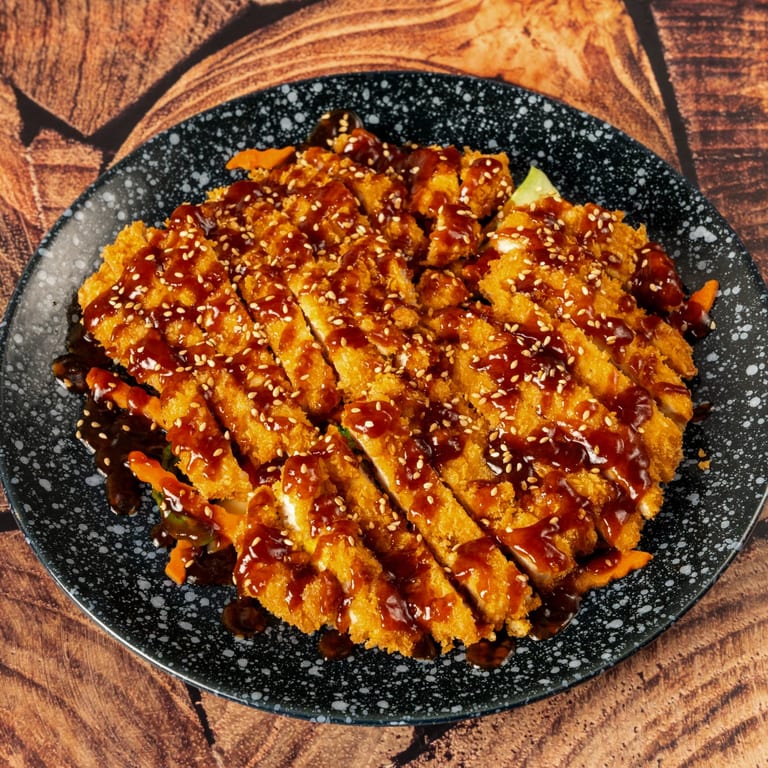 Crafted Plates, Balanced Flavors